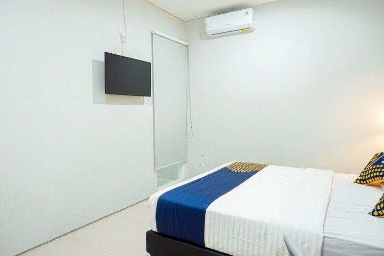Hostal Oyo 2279 Rumah Teteh