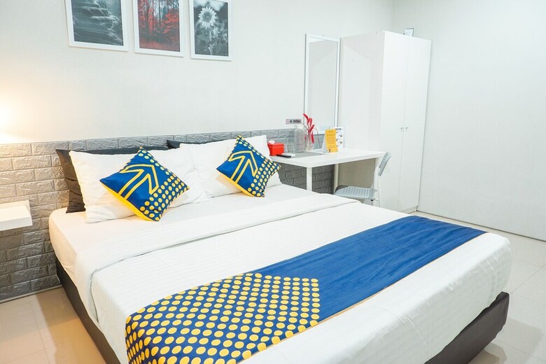 Hostal Oyo 2279 Rumah Teteh