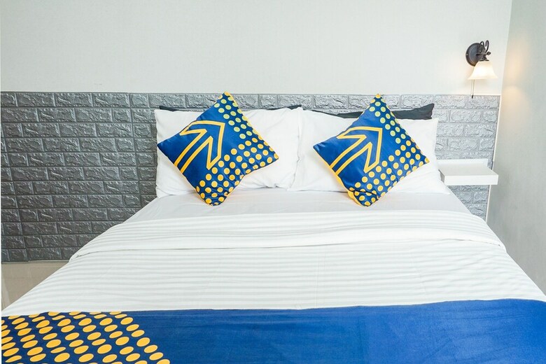 Hostal Oyo 2279 Rumah Teteh