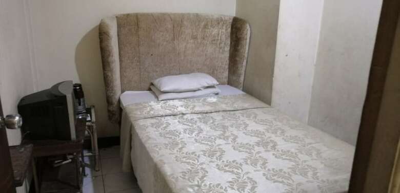 Hostal Oyo 2452 Hotel Metro