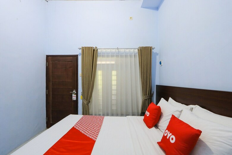 Hotel Oyo 2453 Artha Graha Vip