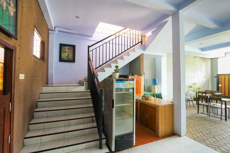 Hotel Oyo 2453 Artha Graha Vip