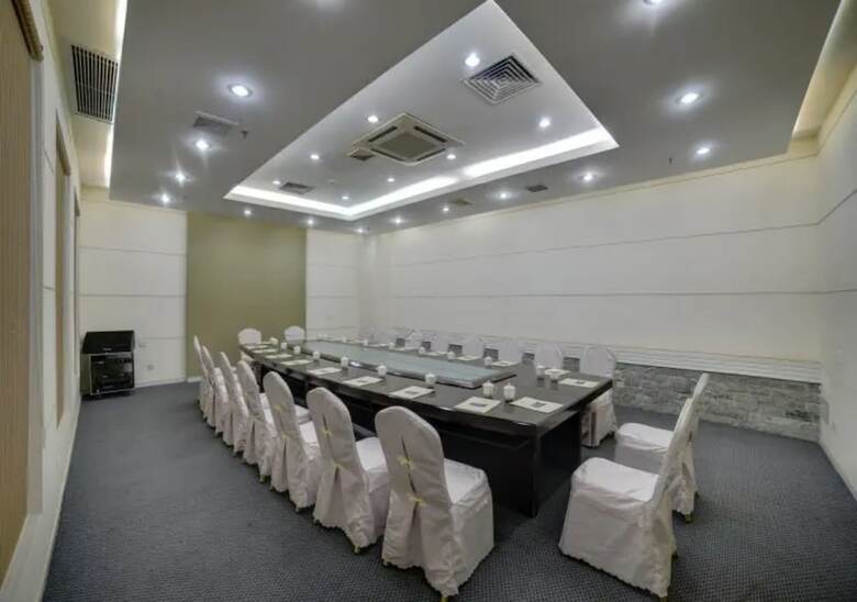 Southeast Huadu Hot Spring Hotel