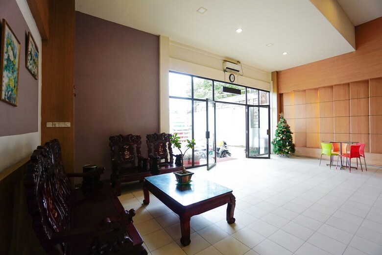 Oyo 2515 D'karombasan Hotel