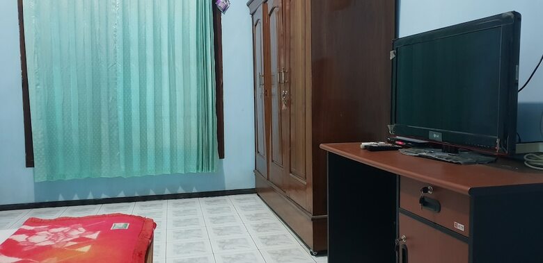 Hostal Oyo 2503 Griya Alifia Family