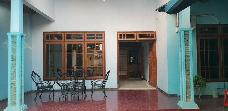 Hostal Oyo 2503 Griya Alifia Family