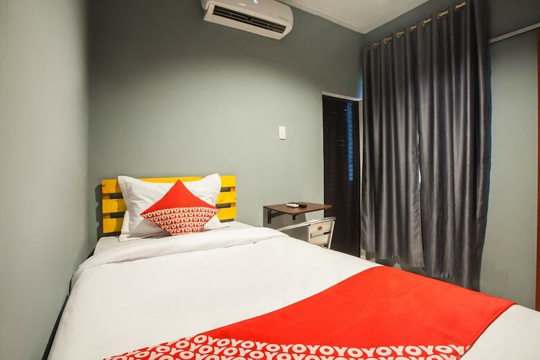 Hostal Oyo 990 Stadion Residence Syariah