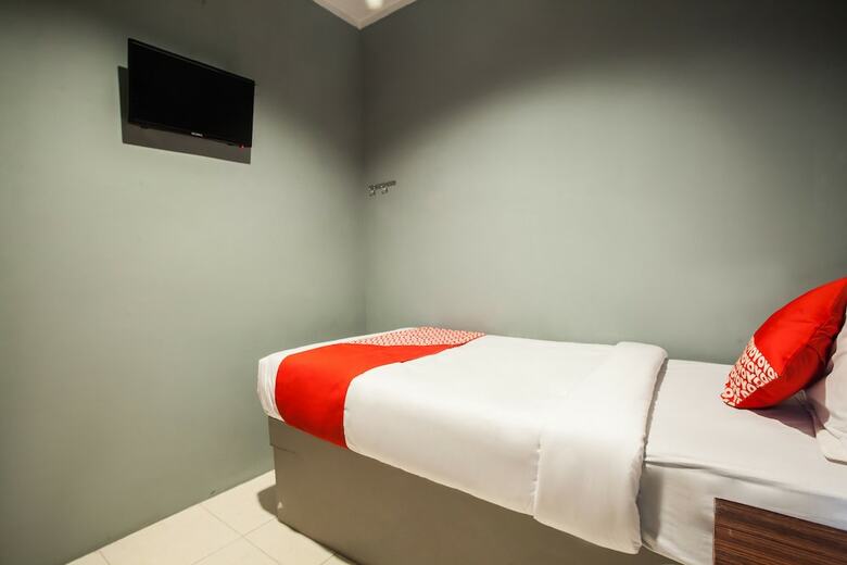 Hostal Oyo 990 Stadion Residence Syariah