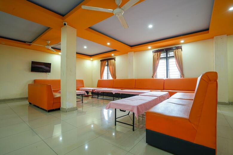 Oyo 427 Hotel Galaxy