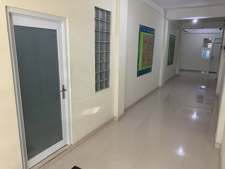Hostal Oyo 2203 Wira Residence