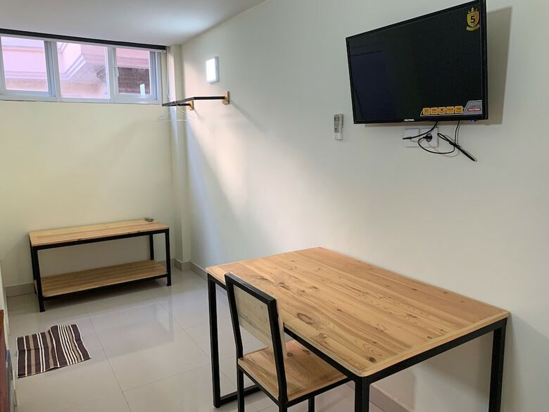 Hostal Oyo 2203 Wira Residence
