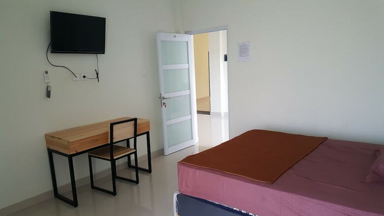 Hostal Oyo 2203 Wira Residence