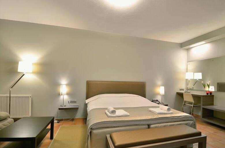 Apartamentos Ellopia Point Hotel