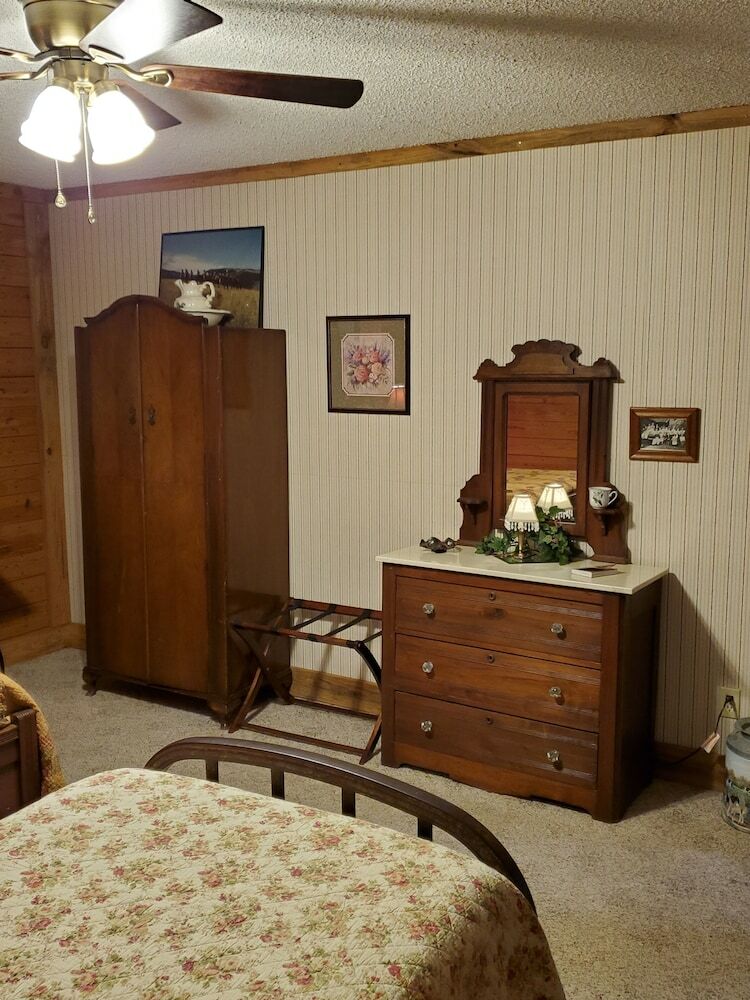 Country Aire Bed & Breakfast Llc