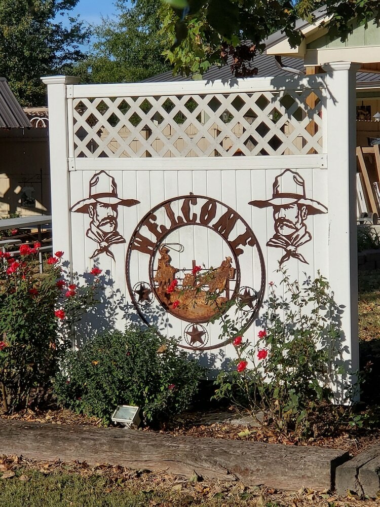 Country Aire Bed & Breakfast Llc