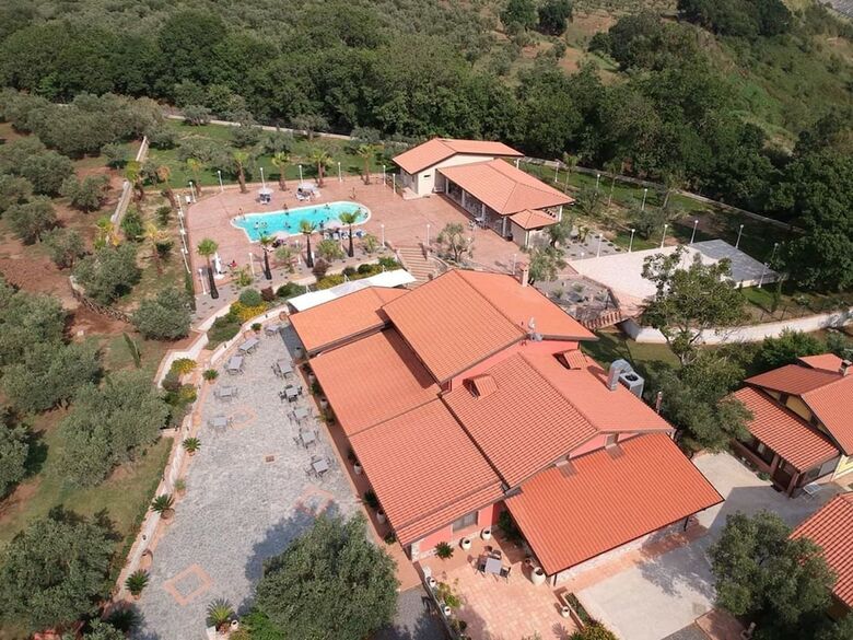 Agroturismo Feudo Delle Querce