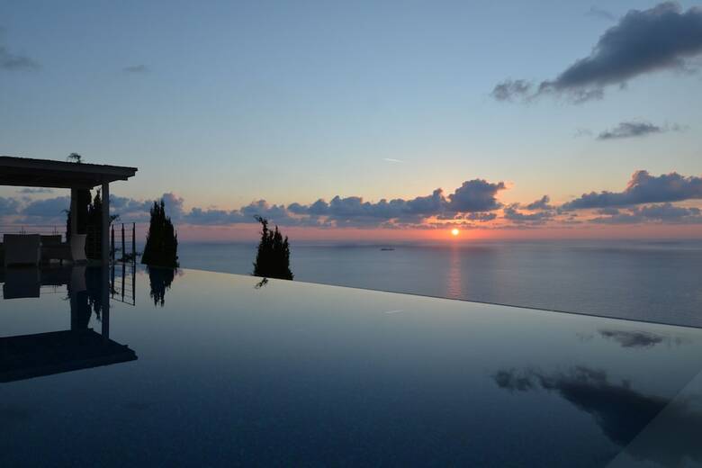 Okeanos Luxury Villas - Resort & Hotel