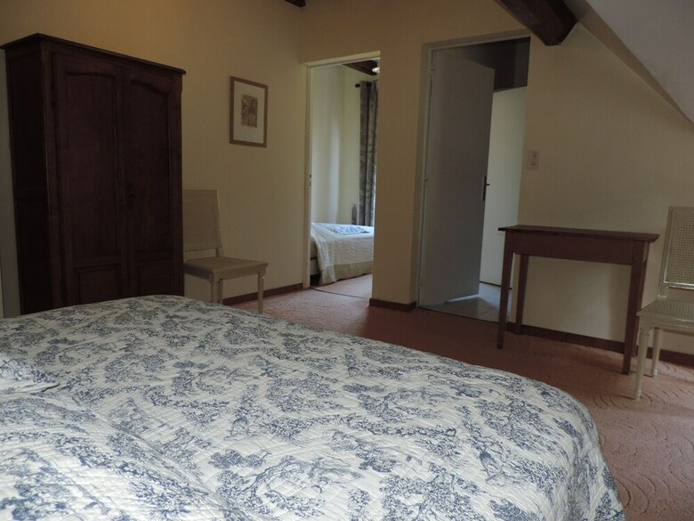 Hotel La Jonqui�re