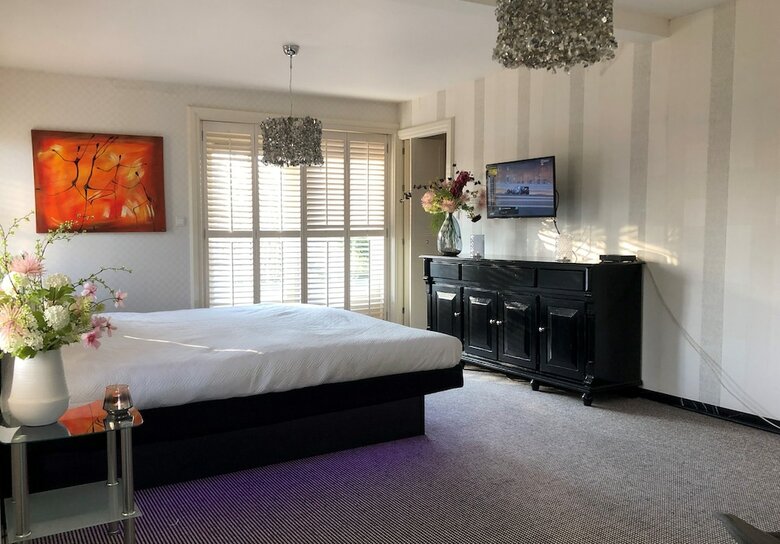 Bed & Breakfast Home Sleep Home