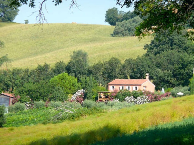 Residencia Home Set In Olive Grove