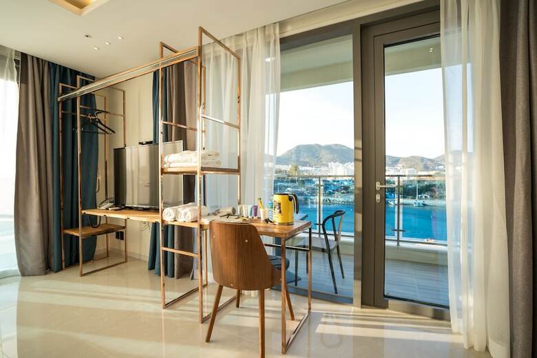 Blanc Hotel
