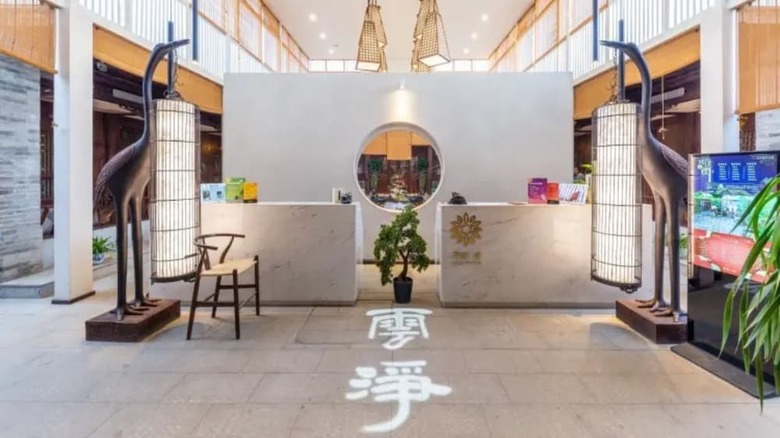 Floral Hotel Yun Jing He Yuan Haidong