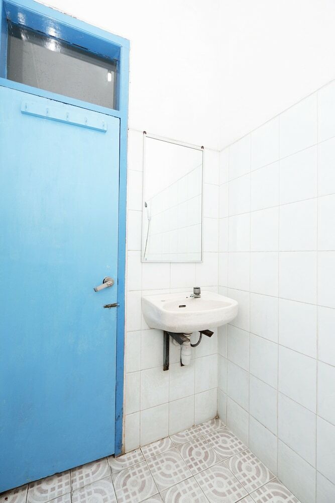 Hostal Spot On 2289 Hotel Saudara