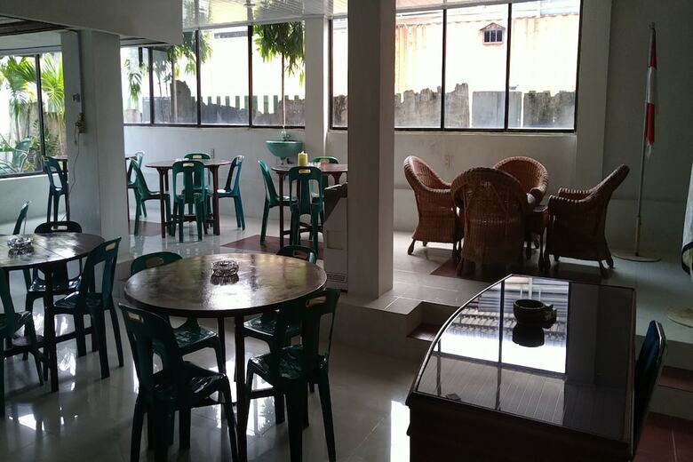 Hostal Oyo 2303 Hotel Blang Raya