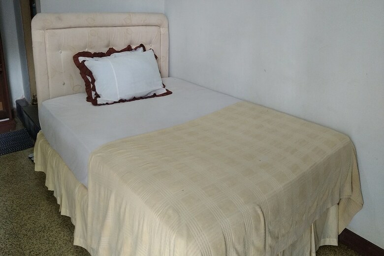 Hostal Oyo 2303 Hotel Blang Raya