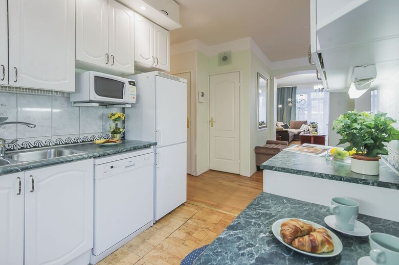 Gm Apartment Staropimenovskii 16
