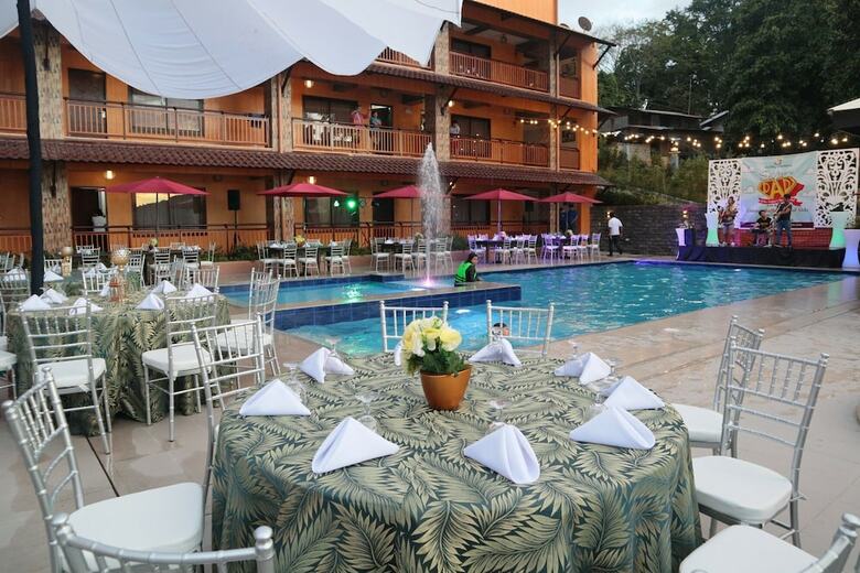 Hotel Dolores Lake Resort