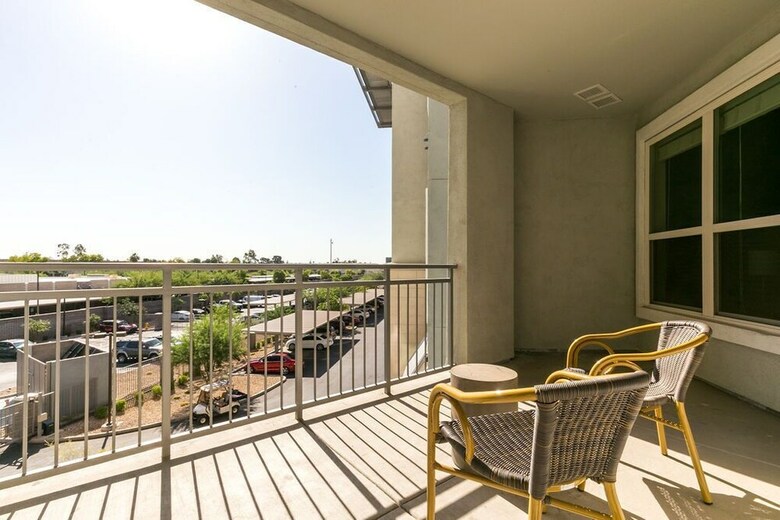 Kasa Tempe Apache District Apartments