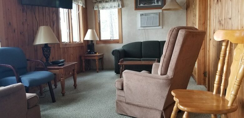 Cabana Evergreen Bay Resort
