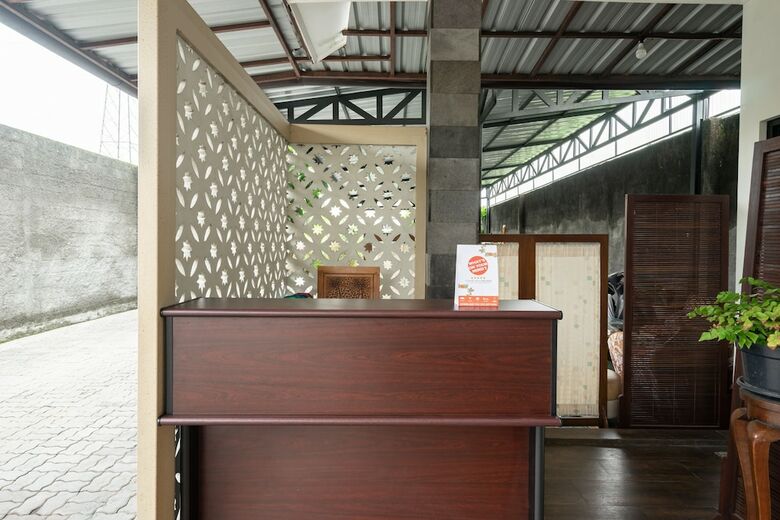 Hostal Oyo 2347 Griya Patran
