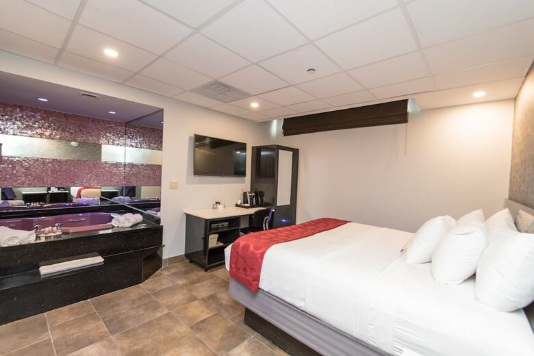 Hotel Ramada By Wyndham Bronx