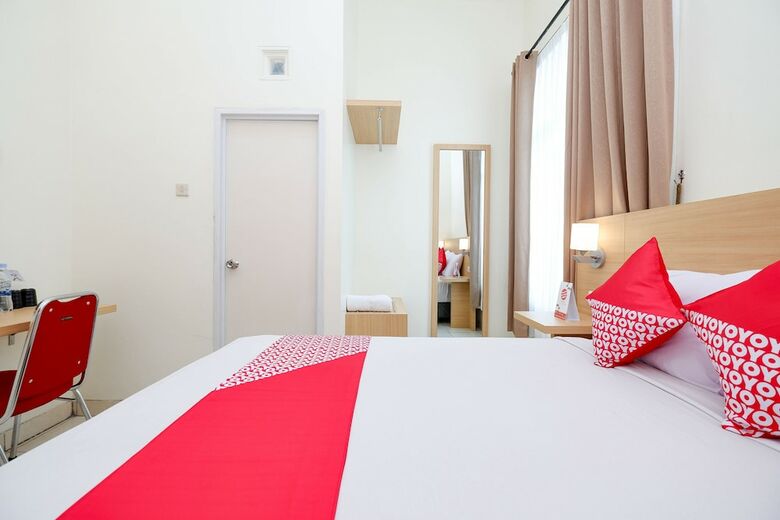 Hostal Oyo 2428 Trision Hostel