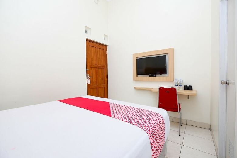 Hostal Oyo 2428 Trision Hostel