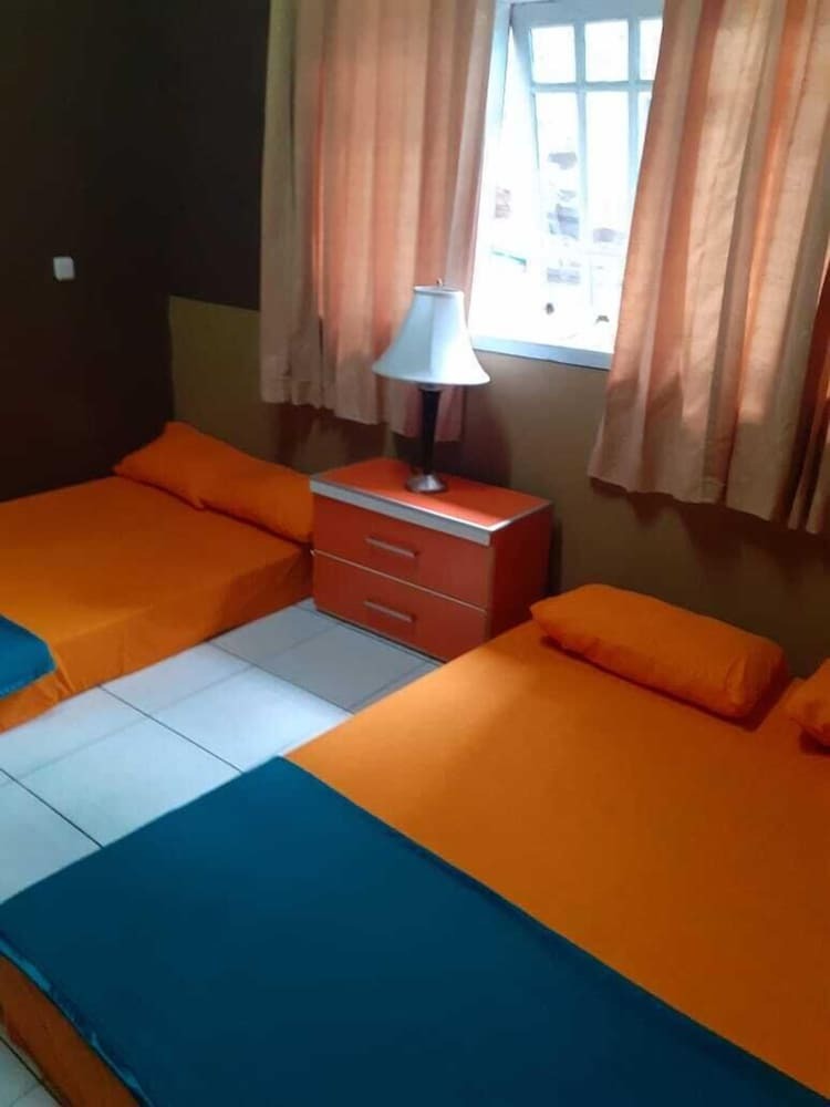 Bed & Breakfast Aminah Homestay And Tour