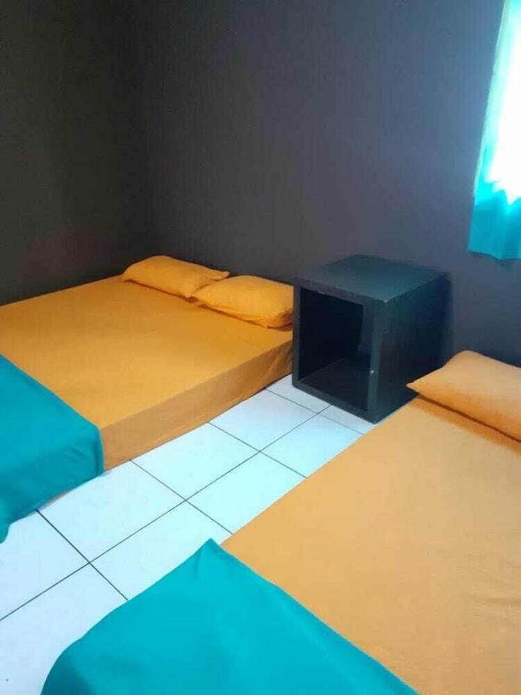 Bed & Breakfast Aminah Homestay And Tour