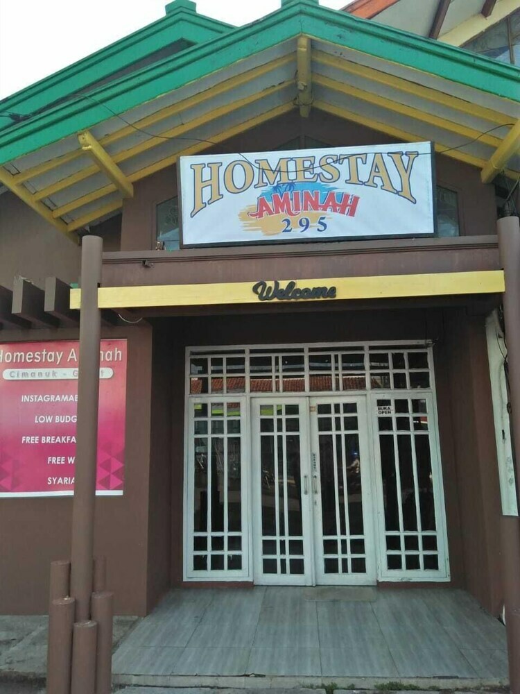 Bed & Breakfast Aminah Homestay And Tour