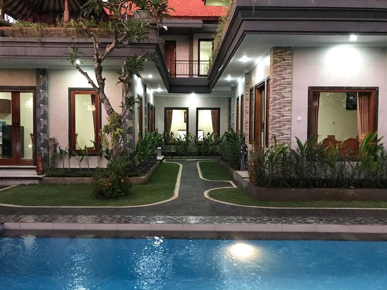 Hotel Dwaraloka House