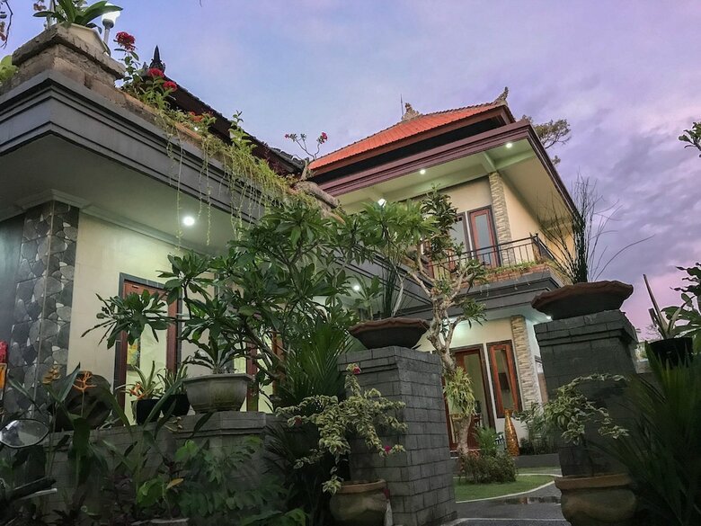 Hotel Dwaraloka House