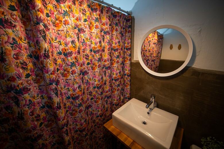 Hostal Santurcia Hostel - Adults Only