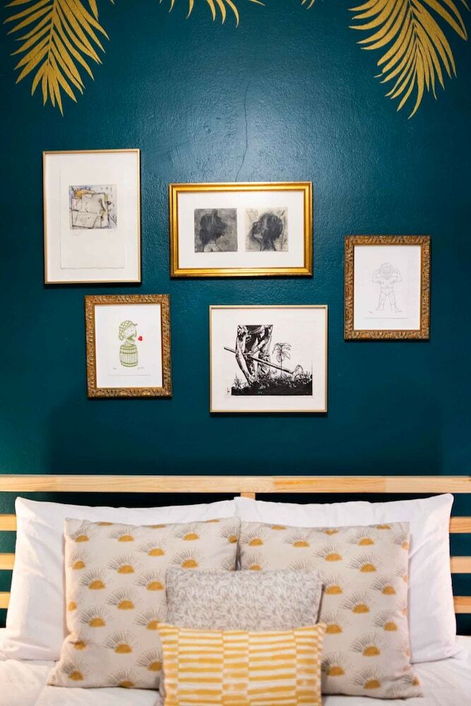 Hostal Santurcia Hostel - Adults Only