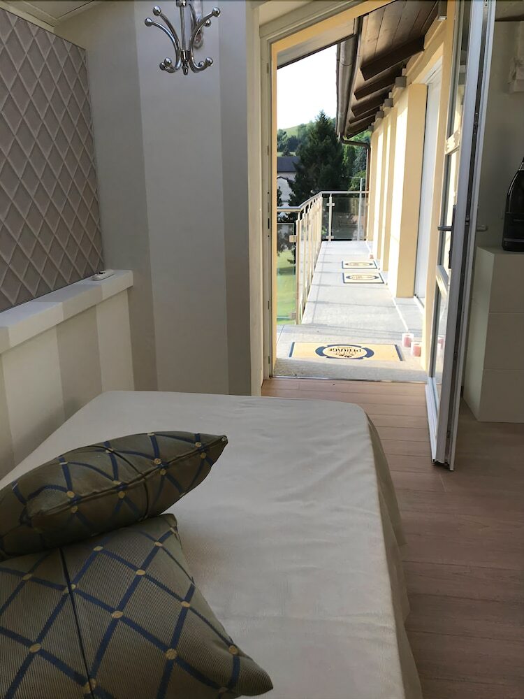 Hotel Maison Petit Perlage