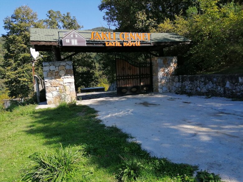 Hotel Sakli Cennet Esadiye