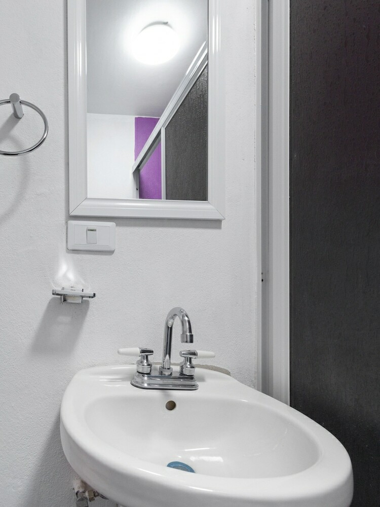 Oyo Hotel Poy Poy