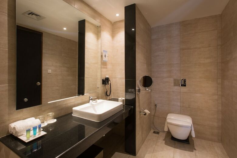 Hotel Ambassador By Ace Hotels