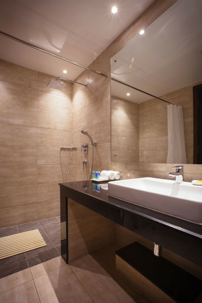 Hotel Ambassador By Ace Hotels