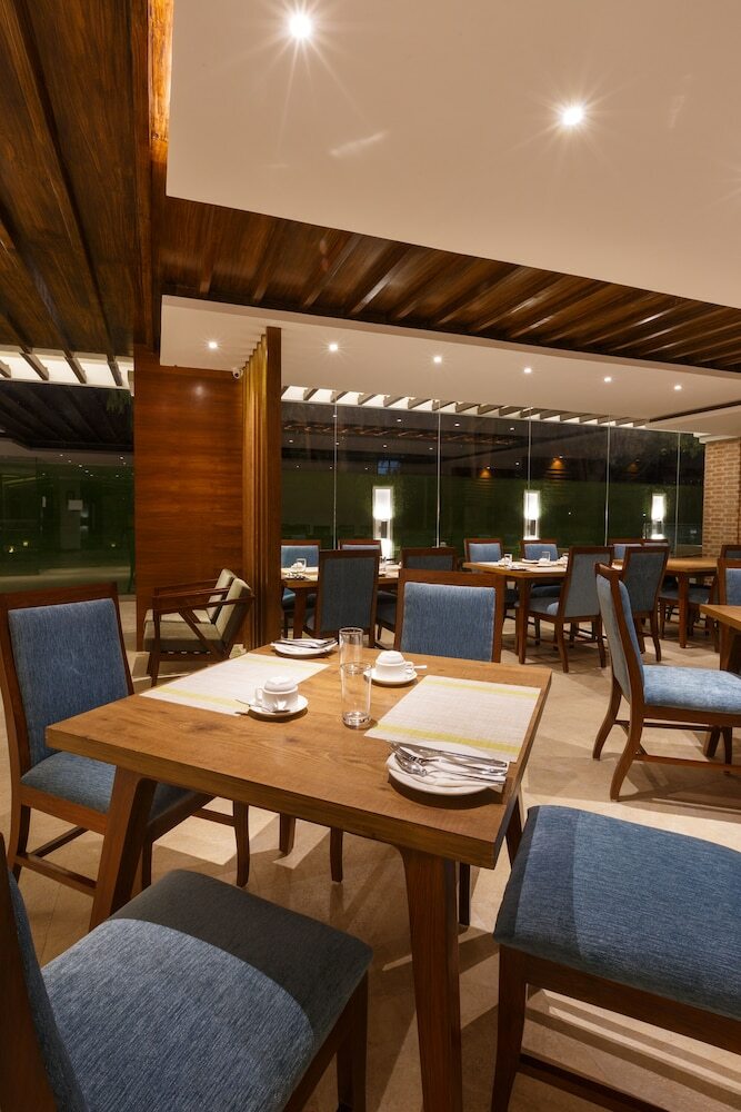 Hotel Ambassador By Ace Hotels